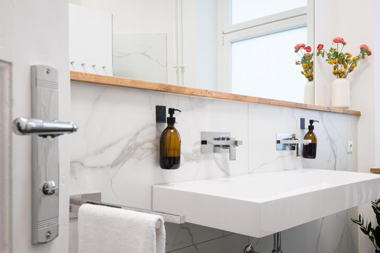 Riesiges Apartment Nahe Kudamm Sehr Schoner Altbau 123M2 Gross 12 Gaste 베를린 외부 사진