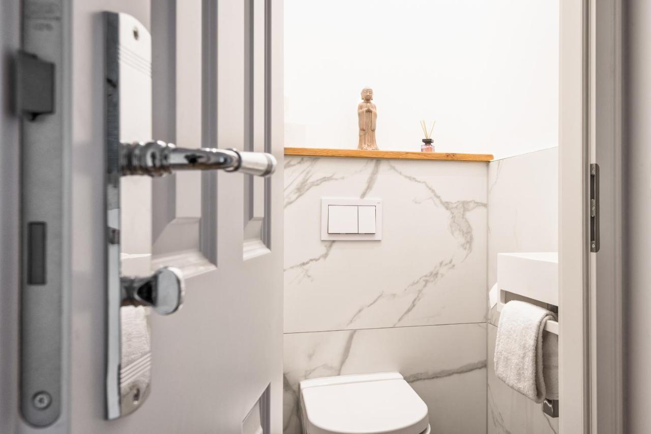 Riesiges Apartment Nahe Kudamm Sehr Schoner Altbau 123M2 Gross 12 Gaste 베를린 외부 사진